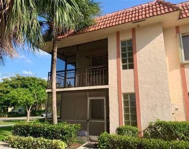 Main picture of 399 Lakeview Dr