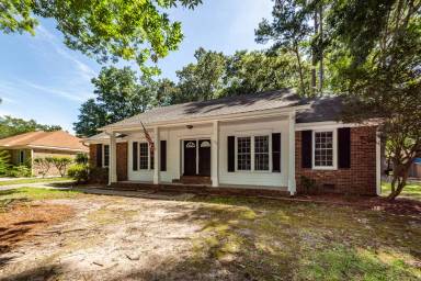 Main picture of 109 Runnymede Ln