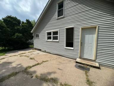 Main picture of 817 N Marquette St