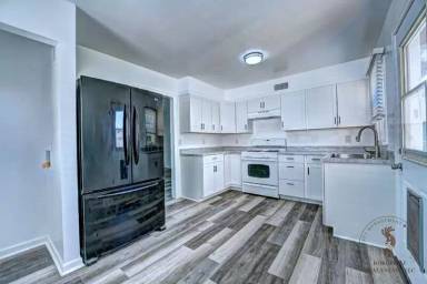 Main picture of 1355 Mesa Ave