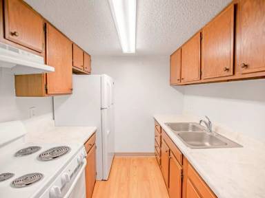 Main picture of 605 W 3rd St