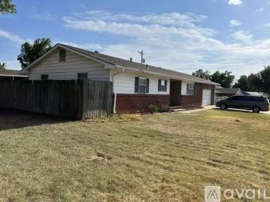 Main picture of 1200 W Hazel Ave
