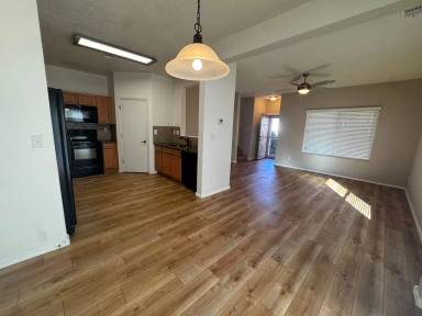 Main picture of 11059 Fort Point Ln NE
