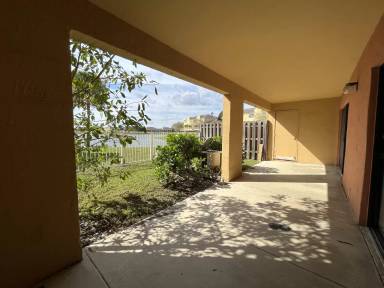 Main picture of Villas At Lakeview