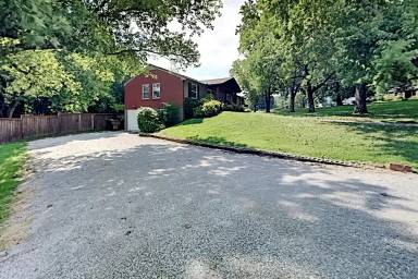 Main picture of 534 Whispering Hills Dr