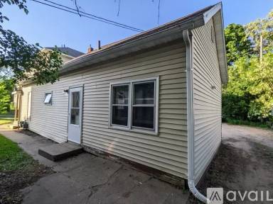 Main picture of 211 Fulton St