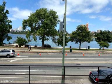 Main picture of 2204 Lakeshore Ave