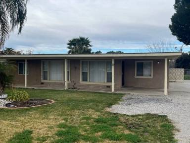 Main picture of 12390 Custer St