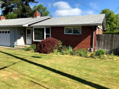 Main picture of 2695 Sharon Way