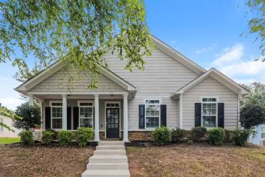 Main picture of 295 Monarch Village Way