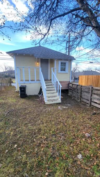 Main picture of 3001 Avenue C