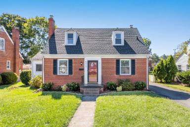 Main picture of 2415 Dumbarton Rd