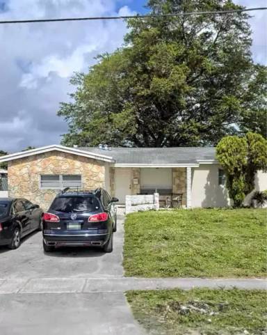 Main picture of 3601 NW 37th St