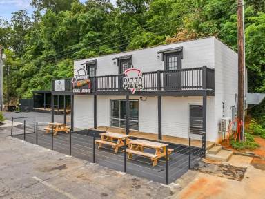 Main picture of 223 E Broadway street - Unit B (Middle)