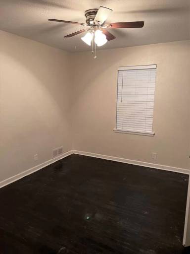 Main picture of 1228 Harrison Ln