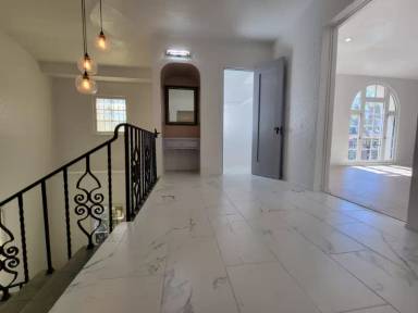 Main picture of 6221 W 6th St