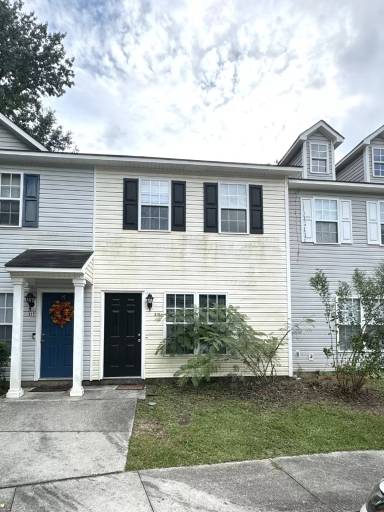 Main picture of 321 Bracken Pl