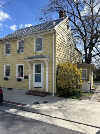 Main picture of 420 S Kent St