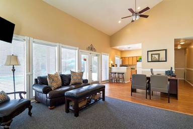 Main picture of 101 Uhland Rd