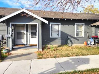 Main picture of 701 E 1st St