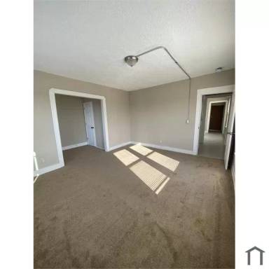 Main picture of 15000 Euclid Ave