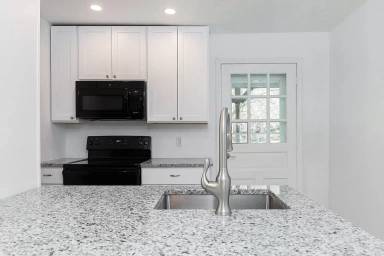 Main picture of 5 Little Jefferson St