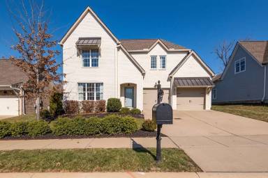 Main picture of 615 Sire Ave