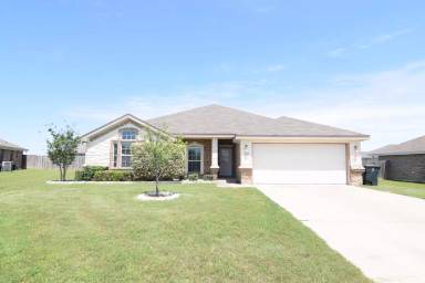 Main picture of 203 Rowdy Dr