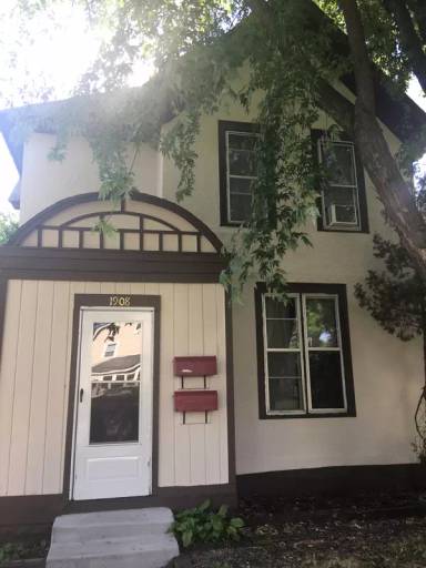 Main picture of 1908 Jackson St NE