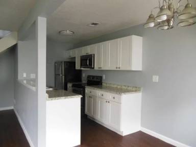 Main picture of 101 E Tiffany Dr
