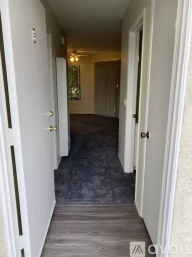 Main picture of 4024 W 138th St