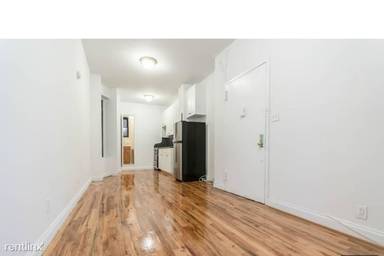 Main picture of 241 W 13th St