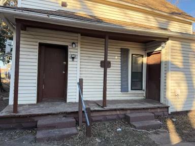 Main picture of 208 1/2 E Avenue B