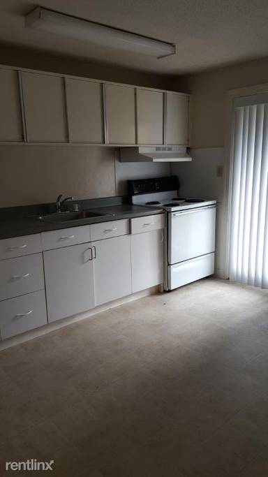 Main picture of 11212 Bridgeport Way SW