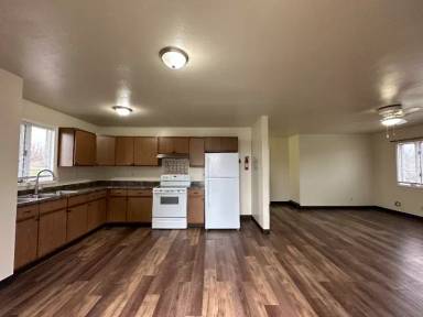 Main picture of 350 N Lakeland Dr