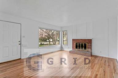 Main picture of 9810 N Syracuse St