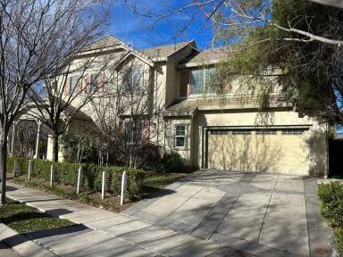 Main picture of 141 McDermott Ave