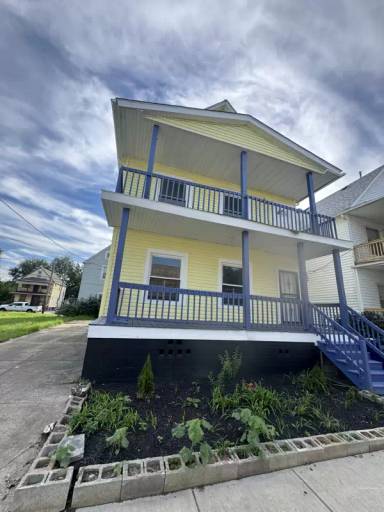 Main picture of 2531 E 80th St
