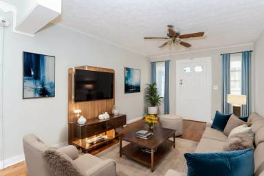 Main picture of 1121 Lake Ave