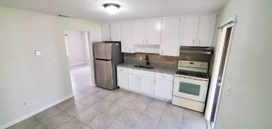 Main picture of 2578 Seneca Ave