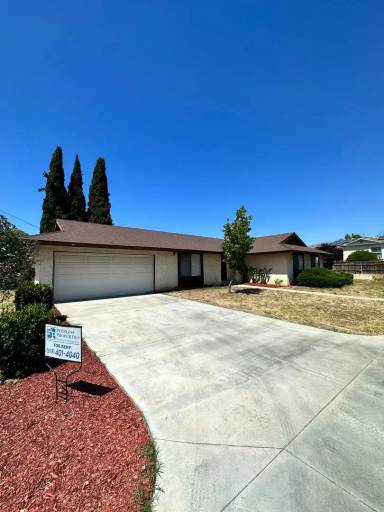 Main picture of 981 Avocado Ave