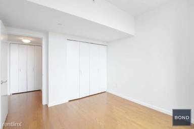 Main picture of 4720 Center Blvd Apartments