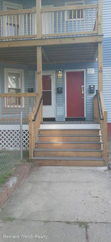 Main picture of 65-67 Massasoit St