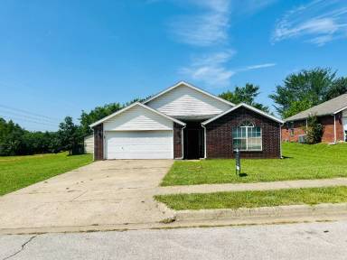 Main picture of 1265 S China Berry Ln