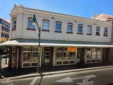 Main picture of 102 N King St