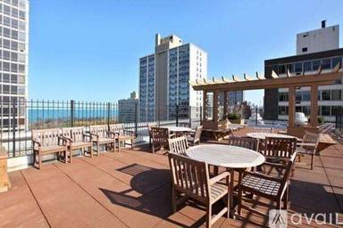 Main picture of 3033 N. Sheridan Condos