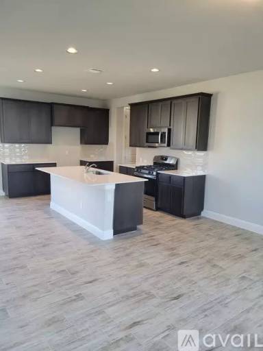 Main picture of 120 Free Stone Dr