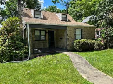 Main picture of 1709 Doyle St