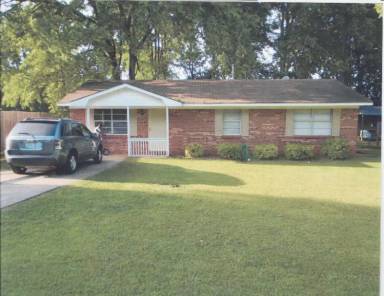 Main picture of 400 Willow Ln