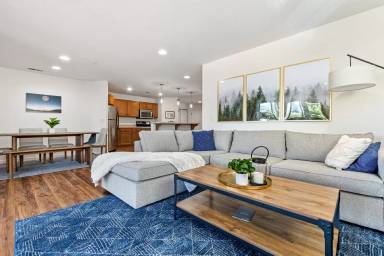 Main picture of 645 Woodland Pl